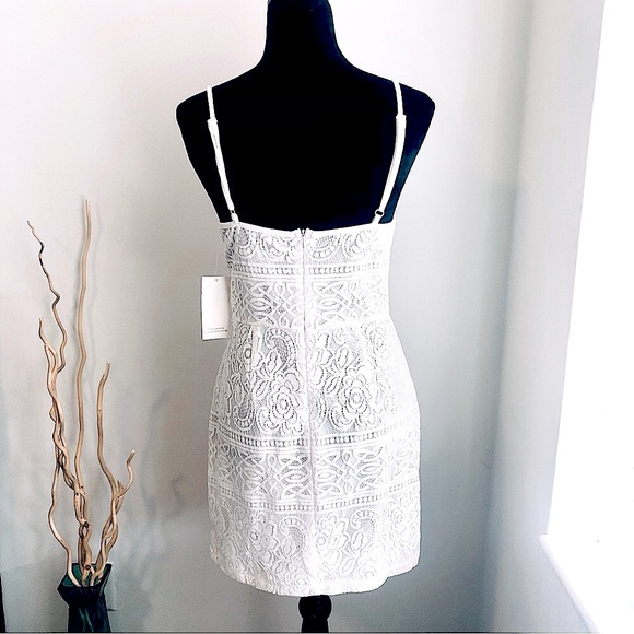 🎉 Fitted Body-con Mini Cocktail Dress NWT - Picture 2 of 11